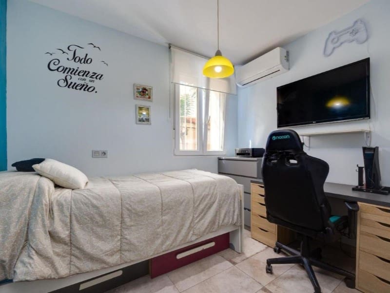 3 sovrum Semi-fristående Villa till salu i Torrevieja - 350 000 € (Ref: 9984877)