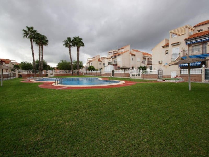 2 Zimmer Doppelhaus zu verkaufen in Playa Flamenca mit Pool - 149.000 € (Ref: 9984879)