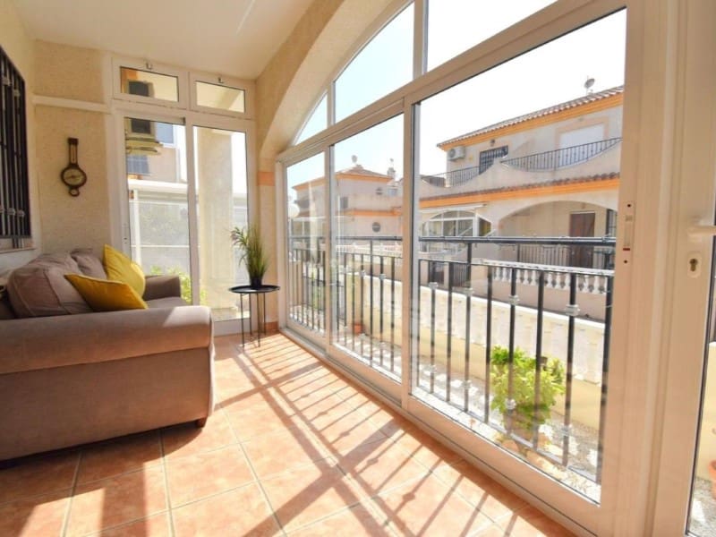 2 sovrum Semi-fristående Villa till salu i Playa Flamenca med pool - 225 000 € (Ref: 9984882)