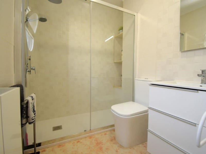 2 sovrum Semi-fristående Villa till salu i Playa Flamenca med pool - 225 000 € (Ref: 9984882)