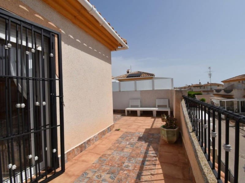 2 sovrum Semi-fristående Villa till salu i Playa Flamenca med pool - 225 000 € (Ref: 9984882)
