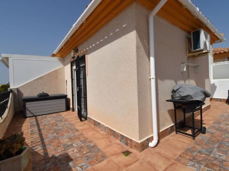 2 sovrum Semi-fristående Villa till salu i Playa Flamenca med pool - 225 000 € (Ref: 9984882)