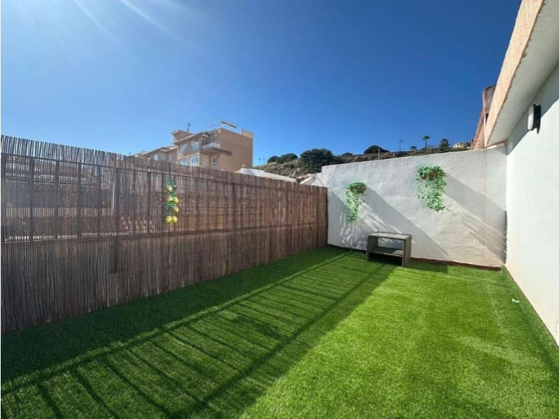 2 Zimmer Doppelhaus zu verkaufen in Torrevieja - 218.000 € (Ref: 9984883)