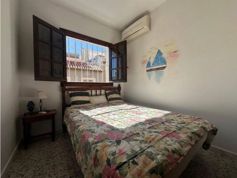 2 Zimmer Doppelhaus zu verkaufen in Torrevieja - 218.000 € (Ref: 9984883)