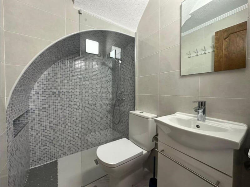 2 Zimmer Doppelhaus zu verkaufen in Torrevieja - 218.000 € (Ref: 9984883)
