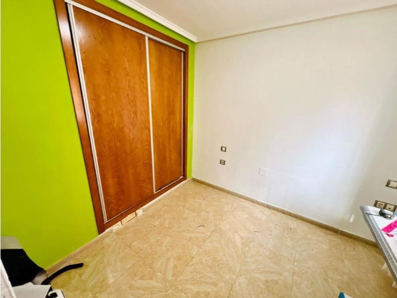 3 sovrum Semi-fristående Villa till salu i Torrevieja med pool - 279 900 € (Ref: 9984886)