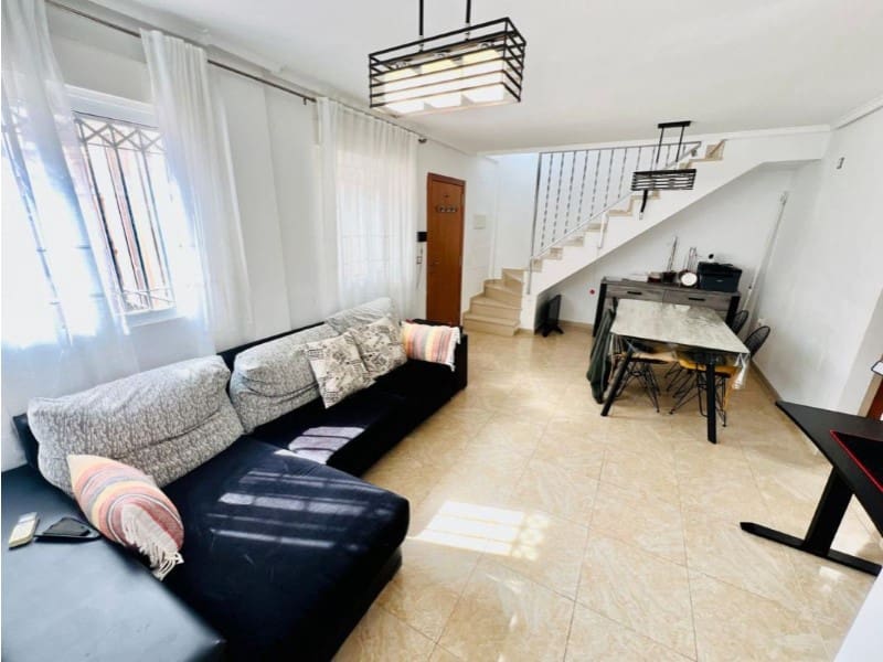 3 sovrum Semi-fristående Villa till salu i Torrevieja med pool - 279 900 € (Ref: 9984886)