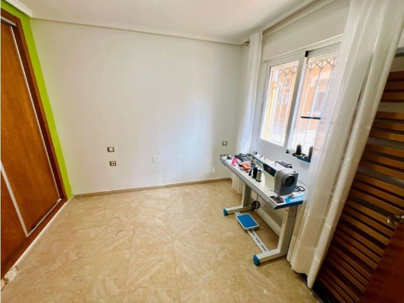 3 sovrum Semi-fristående Villa till salu i Torrevieja med pool - 279 900 € (Ref: 9984886)