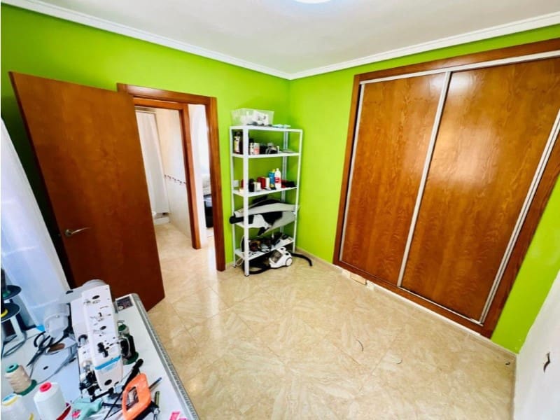 3 sovrum Semi-fristående Villa till salu i Torrevieja med pool - 279 900 € (Ref: 9984886)