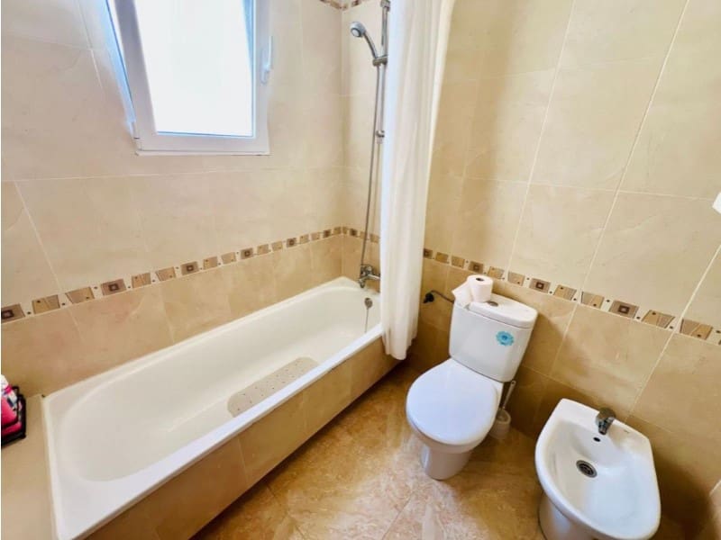 3 sovrum Semi-fristående Villa till salu i Torrevieja med pool - 279 900 € (Ref: 9984886)