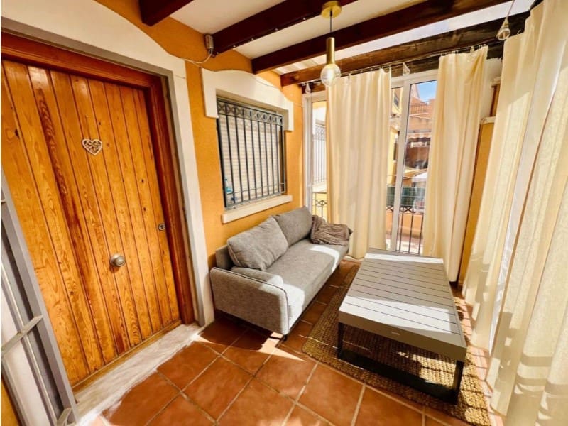 3 sovrum Semi-fristående Villa till salu i Torrevieja med pool - 279 900 € (Ref: 9984886)