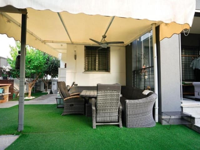 3 soveværelse Semi-Rækkehus til salg i Aguas Nuevas, Torrevieja med swimmingpool - € 375.000 (Ref: 9984888)