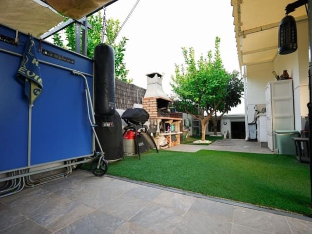 3 soveværelse Semi-Rækkehus til salg i Aguas Nuevas, Torrevieja med swimmingpool - € 375.000 (Ref: 9984888)
