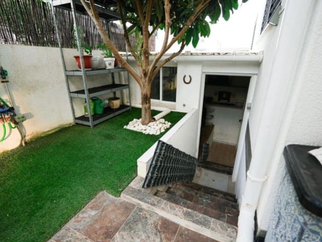 3 soveværelse Semi-Rækkehus til salg i Aguas Nuevas, Torrevieja med swimmingpool - € 375.000 (Ref: 9984888)