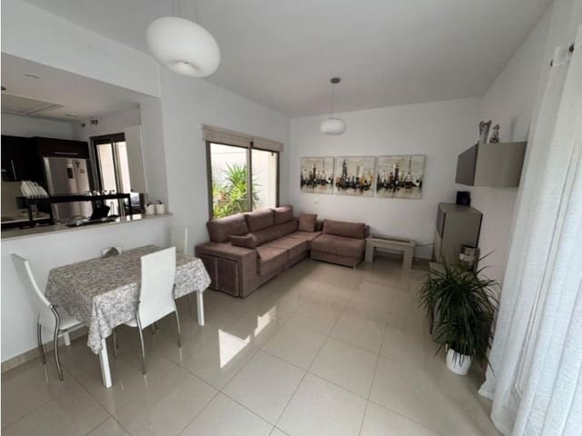 3 soveværelse Semi-Rækkehus til salg i Punta Prima, Torrevieja med swimmingpool - € 375.000 (Ref: 9984889)