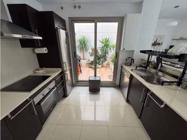 3 soveværelse Semi-Rækkehus til salg i Punta Prima, Torrevieja med swimmingpool - € 375.000 (Ref: 9984889)