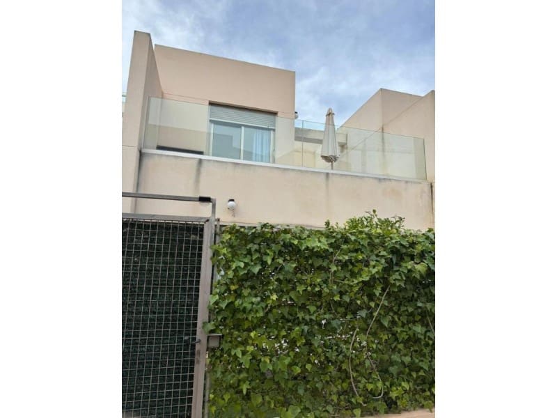 3 soveværelse Semi-Rækkehus til salg i Punta Prima med swimmingpool - € 375.000 (Ref: 9984889)