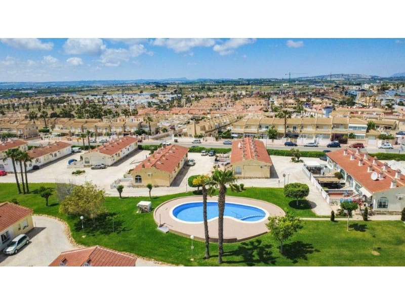 2 slaapkamer Halfvrijstaande villa te koop in Rojales met zwembad - € 149.000 (Ref: 9984890)