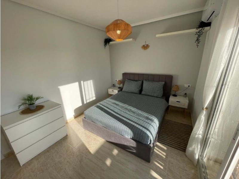 3 soveværelse Semi-Rækkehus til salg i Rojales med swimmingpool - € 244.900 (Ref: 9984891)