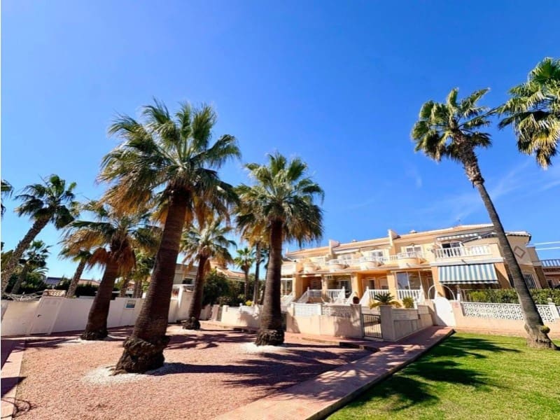 Pareado de 2 habitaciones en Rojales en venta con piscina - 185.000 € (Ref: 9984893)