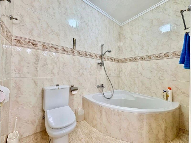 Pareado de 2 habitaciones en Rojales en venta con piscina - 185.000 € (Ref: 9984893)