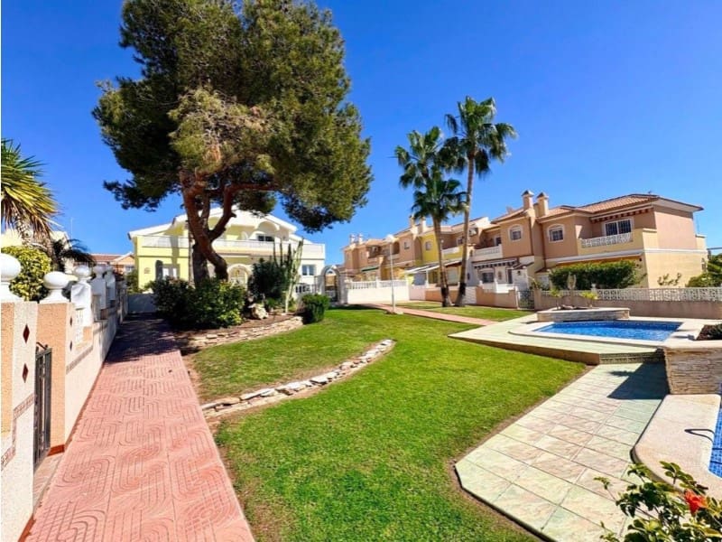 Pareado de 2 habitaciones en Rojales en venta con piscina - 185.000 € (Ref: 9984893)