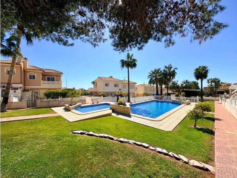 Pareado de 2 habitaciones en Rojales en venta con piscina - 185.000 € (Ref: 9984893)