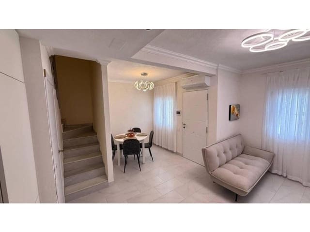 Pareado de 3 habitaciones en Nueva Torrevieja, Torrevieja en venta - 259.900 € (Ref: 9984896)
