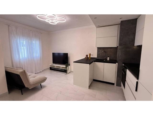 Pareado de 3 habitaciones en Nueva Torrevieja, Torrevieja en venta - 259.900 € (Ref: 9984896)