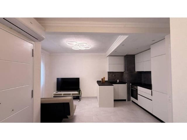 Pareado de 3 habitaciones en Nueva Torrevieja, Torrevieja en venta - 259.900 € (Ref: 9984896)