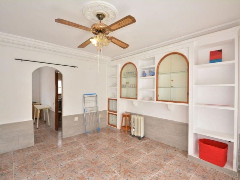 4 bedroom Semi-detached Villa for sale in Torrevieja with pool - € 235,000 (Ref: 9984897)