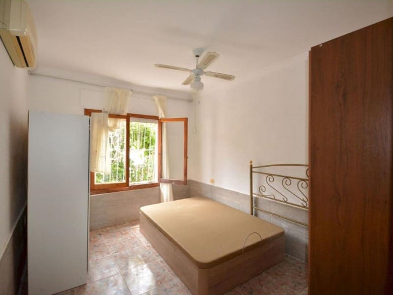 4 bedroom Semi-detached Villa for sale in Torrevieja with pool - € 235,000 (Ref: 9984897)