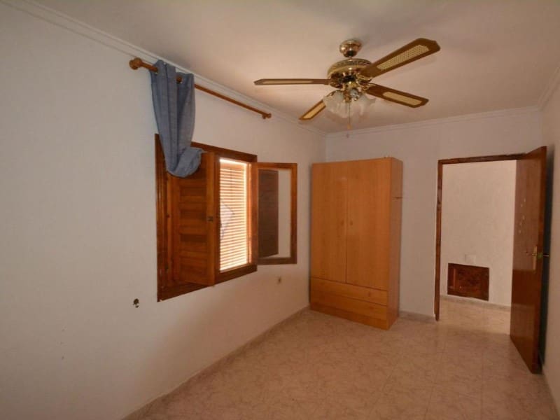 4 bedroom Semi-detached Villa for sale in Torrevieja with pool - € 235,000 (Ref: 9984897)