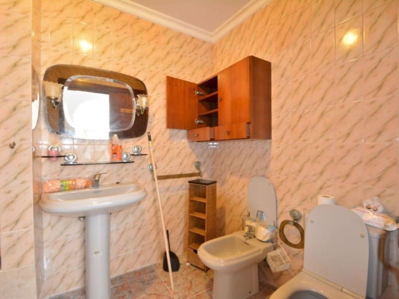 4 bedroom Semi-detached Villa for sale in Torrevieja with pool - € 235,000 (Ref: 9984897)