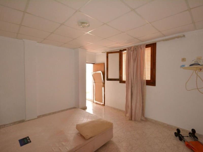 4 bedroom Semi-detached Villa for sale in Torrevieja with pool - € 235,000 (Ref: 9984897)