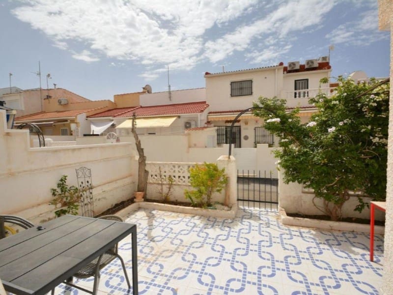 4 bedroom Semi-detached Villa for sale in Torrevieja with pool - € 235,000 (Ref: 9984897)