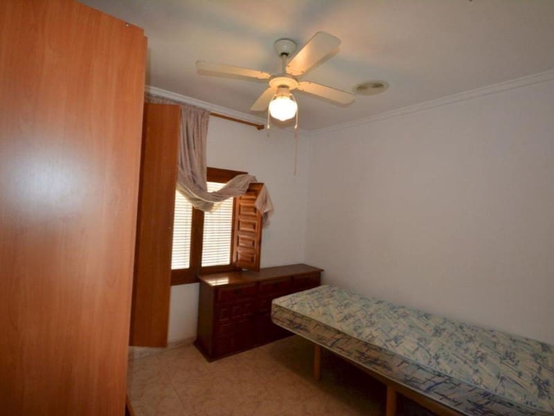 4 bedroom Semi-detached Villa for sale in Torrevieja with pool - € 235,000 (Ref: 9984897)