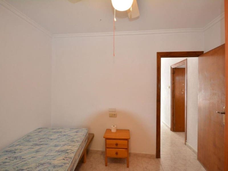 4 bedroom Semi-detached Villa for sale in Torrevieja with pool - € 235,000 (Ref: 9984897)
