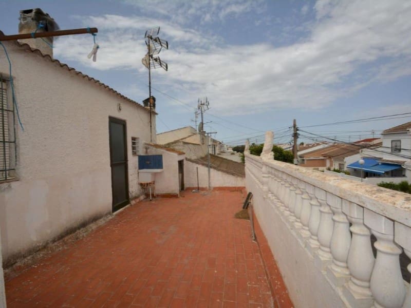 4 bedroom Semi-detached Villa for sale in Torrevieja with pool - € 235,000 (Ref: 9984897)