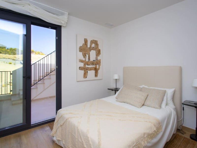 Bungalow de 3 habitaciones en Monforte del Cid en venta con piscina - 365.000 € (Ref: 9984915)