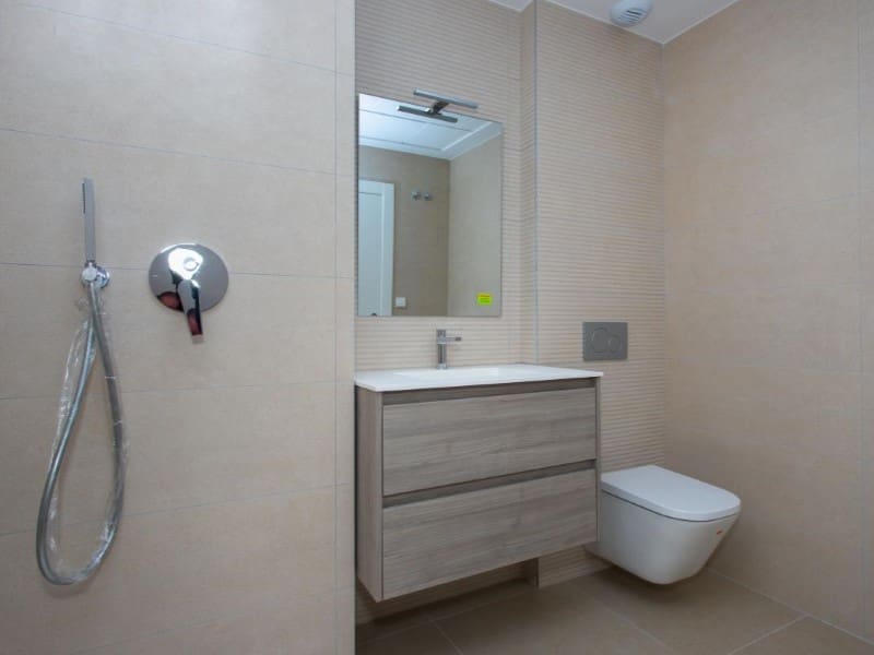 Bungalow de 3 habitaciones en Monforte del Cid en venta con piscina - 365.000 € (Ref: 9984915)