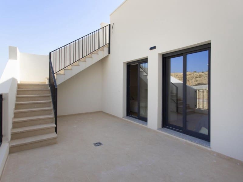 Bungalow de 3 habitaciones en Monforte del Cid en venta con piscina - 365.000 € (Ref: 9984915)