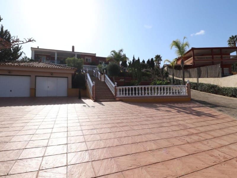 3 soveværelse Villa til salg i Almoradi med swimmingpool - € 549.500 (Ref: 9984919)