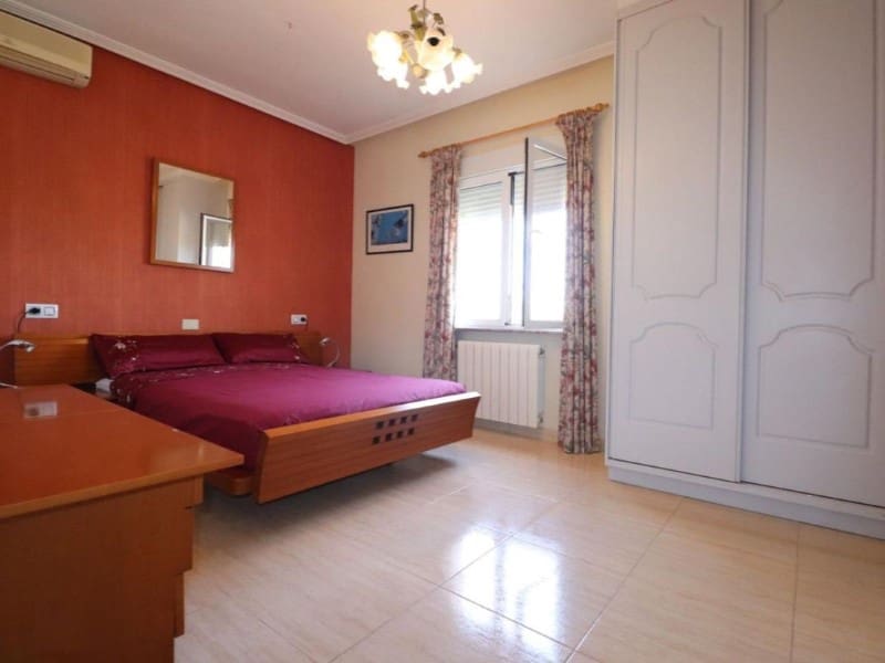 3 soveværelse Villa til salg i Almoradi med swimmingpool - € 549.500 (Ref: 9984919)