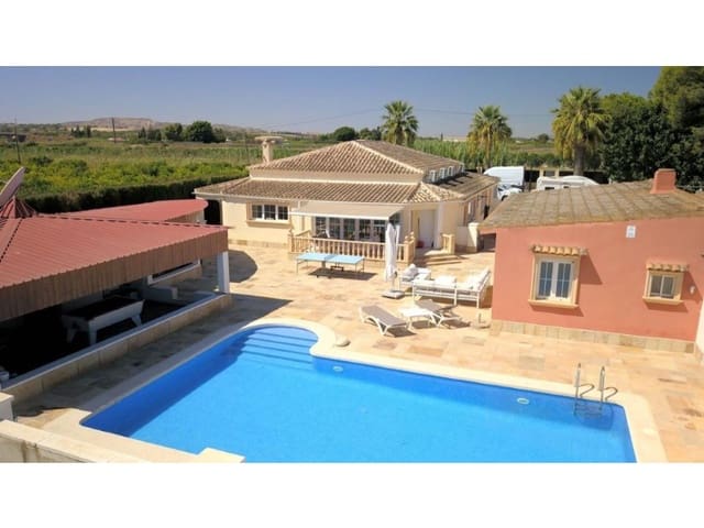 Chalet de 6 habitaciones en Almoradí en venta con piscina - 595.000 € (Ref: 9984921)