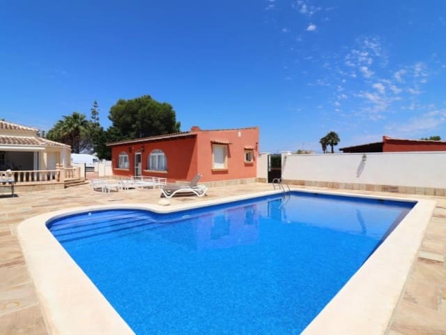 Chalet de 6 habitaciones en Almoradí en venta con piscina - 595.000 € (Ref: 9984921)