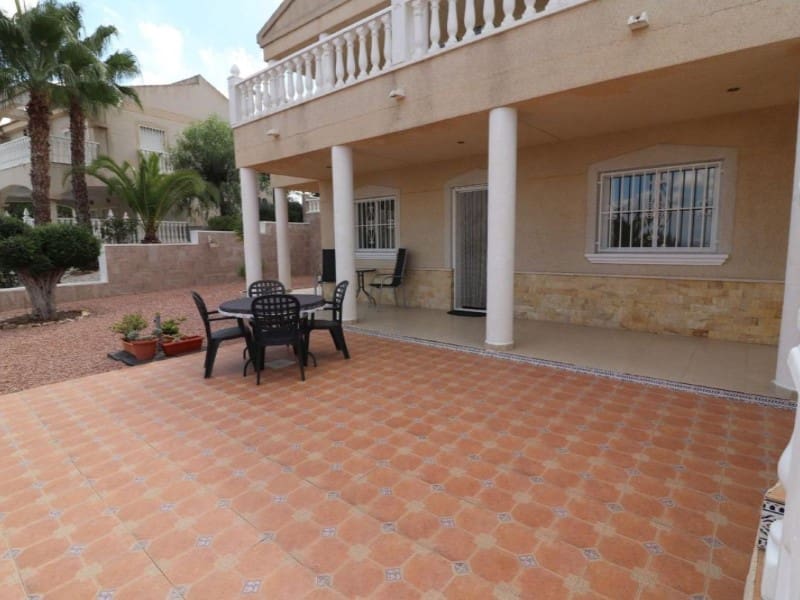 3 slaapkamer Villa te koop in Almoradi met zwembad - € 585.000 (Ref: 9984922)