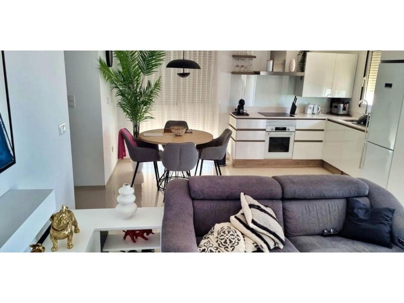 Chalet de 2 habitaciones en Benijófar en venta con piscina - 324.900 € (Ref: 9984923)