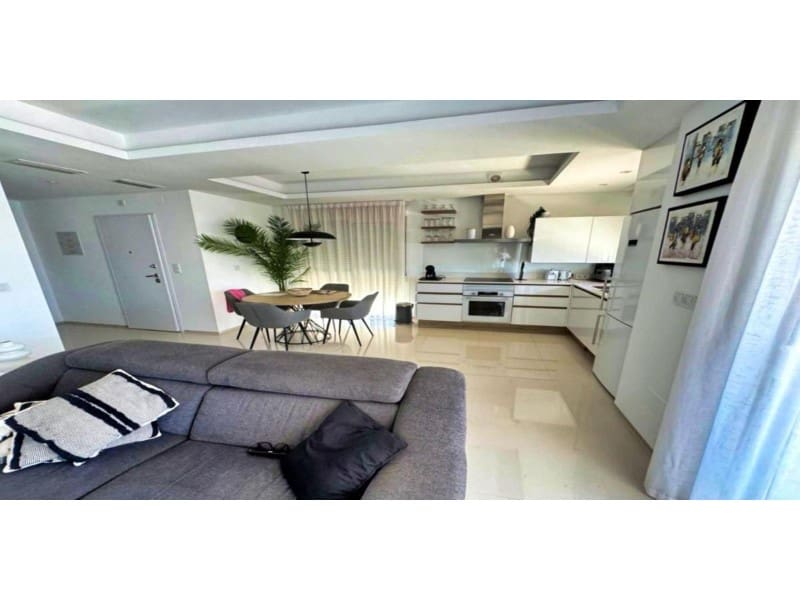 Chalet de 2 habitaciones en Benijófar en venta con piscina - 324.900 € (Ref: 9984923)