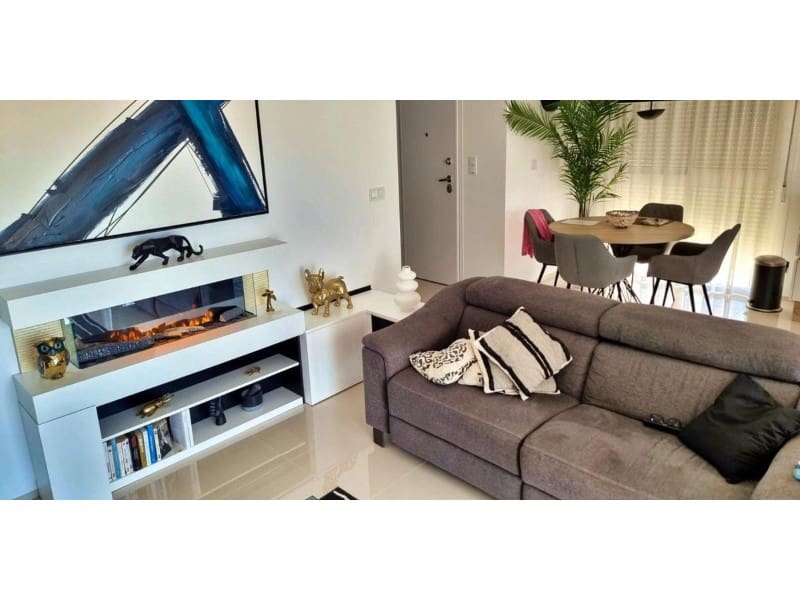 Chalet de 2 habitaciones en Benijófar en venta con piscina - 324.900 € (Ref: 9984923)